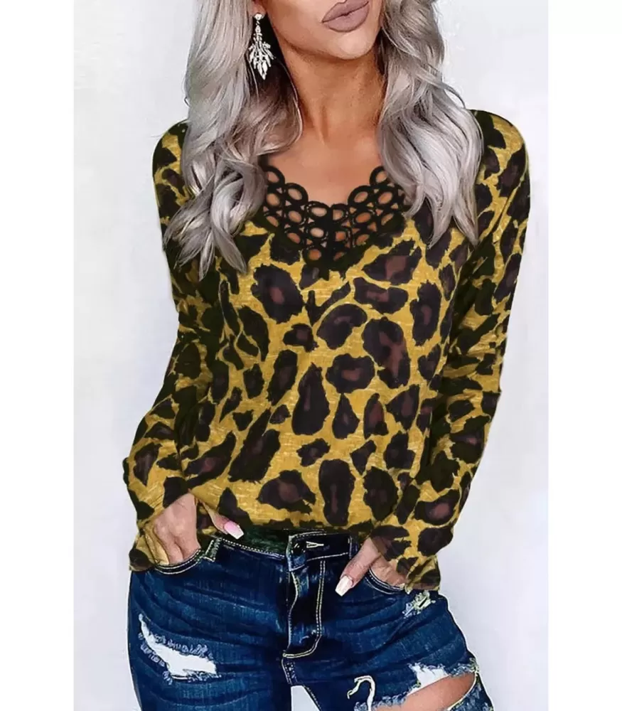Leopardikuvioinen pitkähihainen paita koristekauluksella