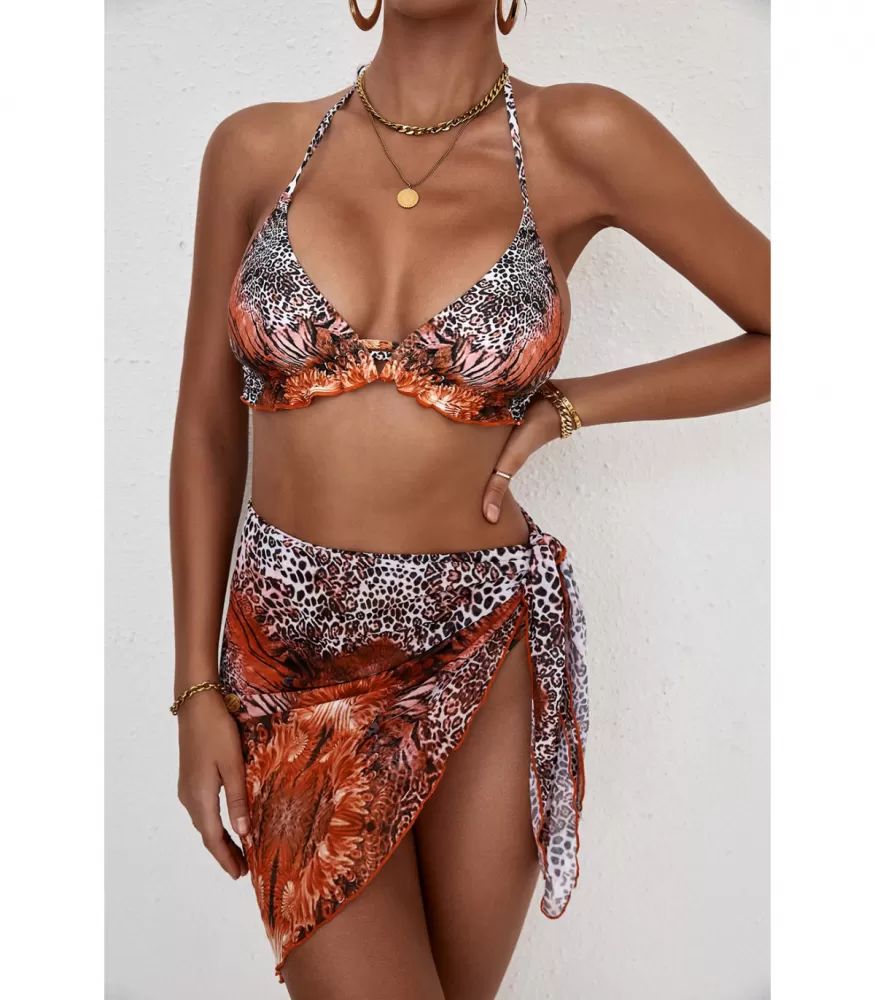 Oranssi leokuvioinen bikinisetti sarongilla
