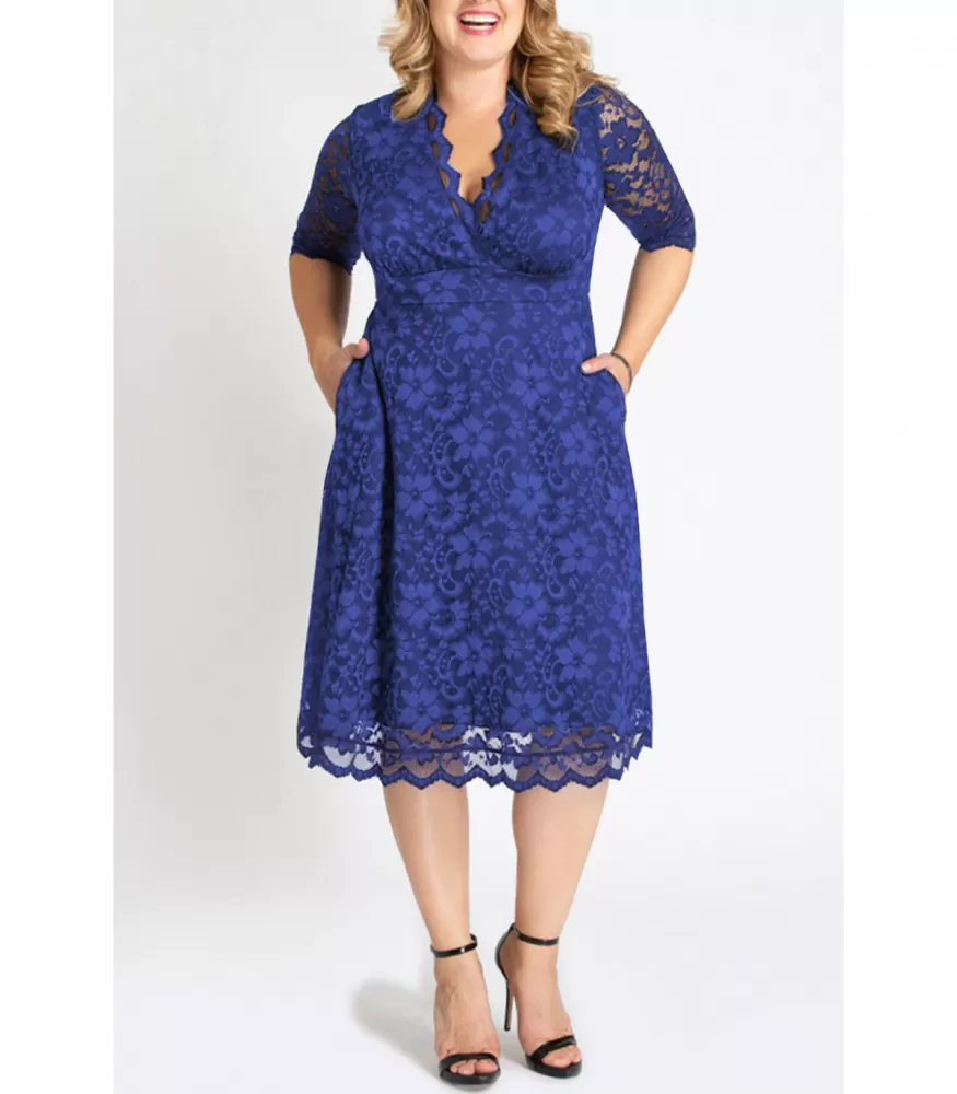 Sininen puolihihainen v-pitsimekko (plus size) – XL