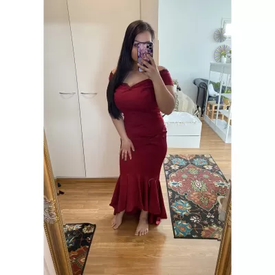 Viininpunainen high low off-shoulder merenneitomekko [LÖYTÖ]