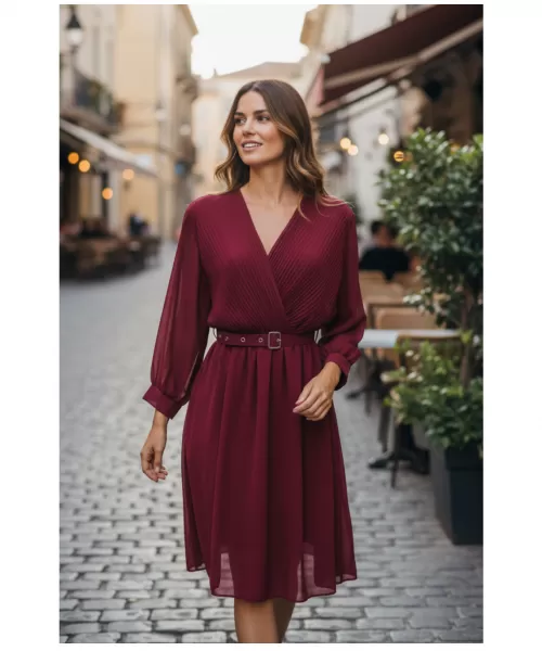 Mily viininpunainen hihallinen v-sifonkimekko vyöllä (plus size)