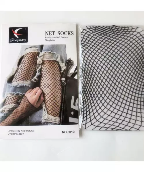 Mustat pieniaukkoiset verkkosukkahousut