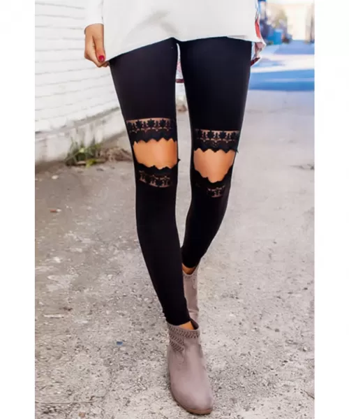 Mustat pitsikoristeiset leggingsit halkioilla