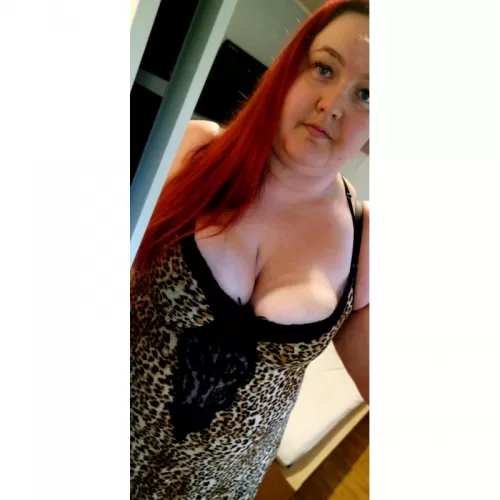 Leopardikuvioinen pitsikoristeinen babydoll (plus size)