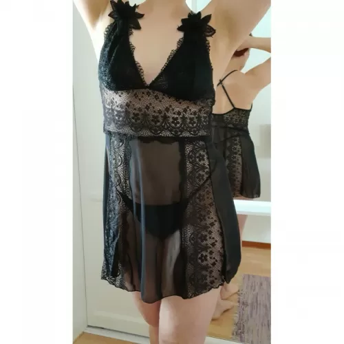 Musta tähtipitsikoristeinen babydoll