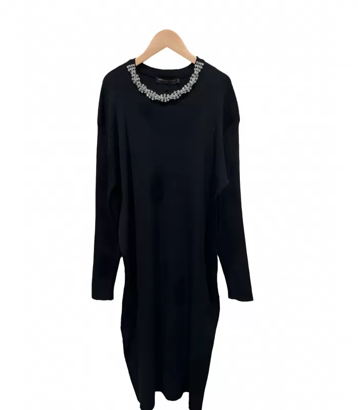 AmyClo musta neulemekko strassikauluksella (plus size)