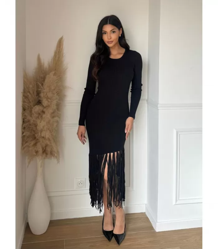 Emma Ashley musta pitkähihainen neulemekko hapsuilla