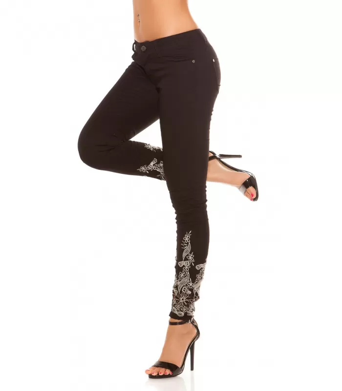 Koucla mustat koristelahkeiset farkut