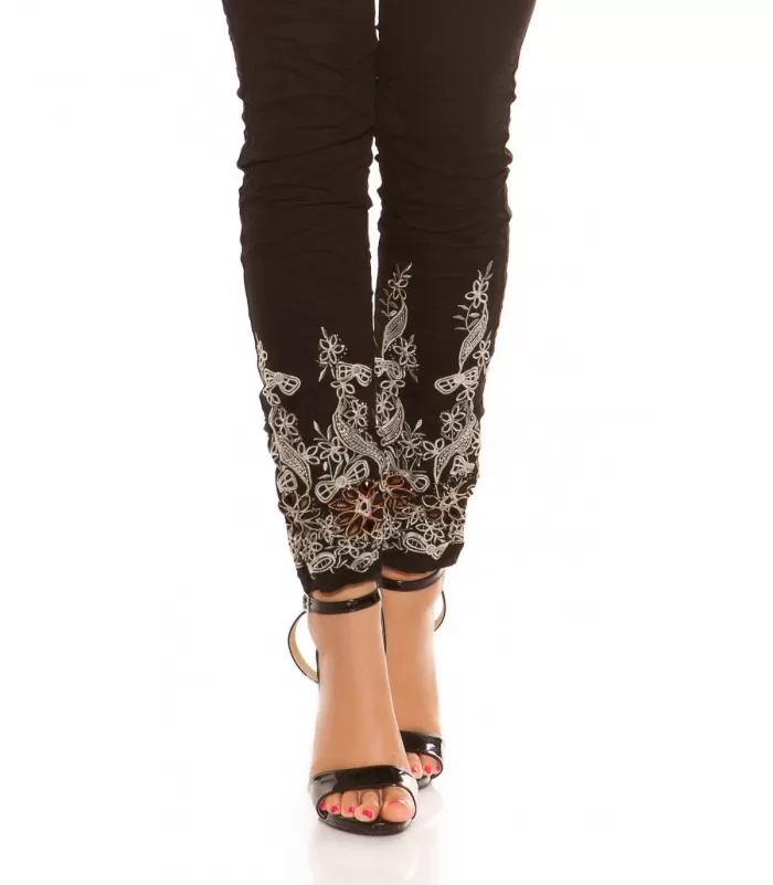 Koucla mustat koristelahkeiset farkut