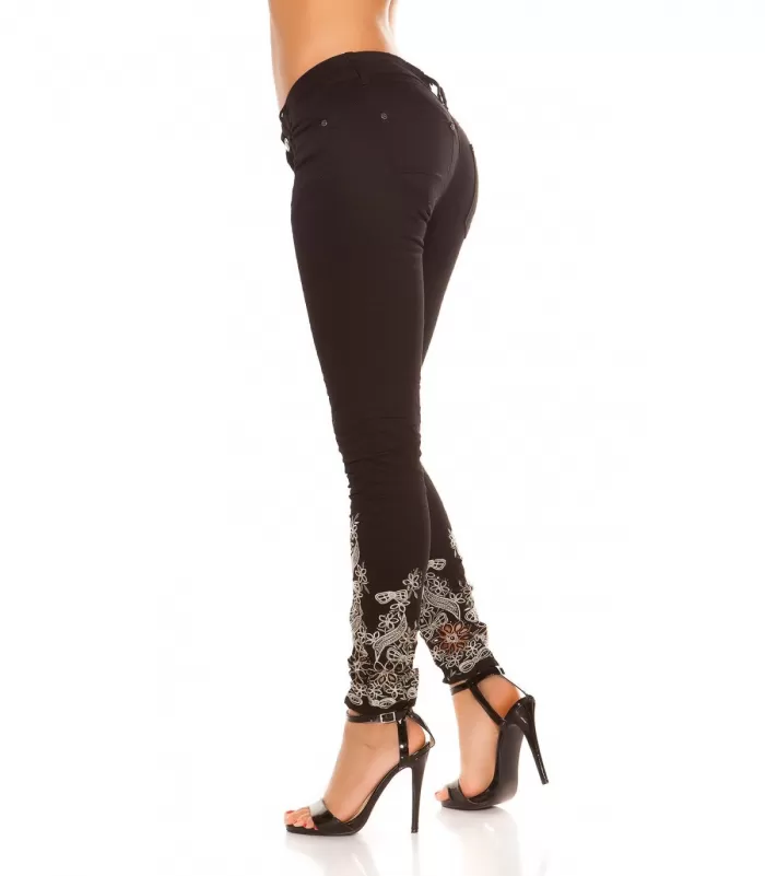 Koucla mustat koristelahkeiset farkut