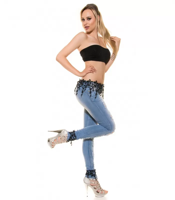 Koucla sinimustat koristekirjaillut revityt farkut