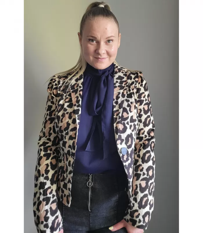 Leopardikuvioinen bleiseri