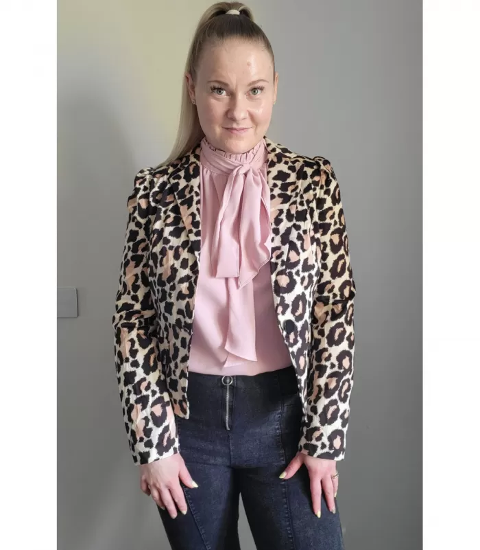 Leopardikuvioinen bleiseri