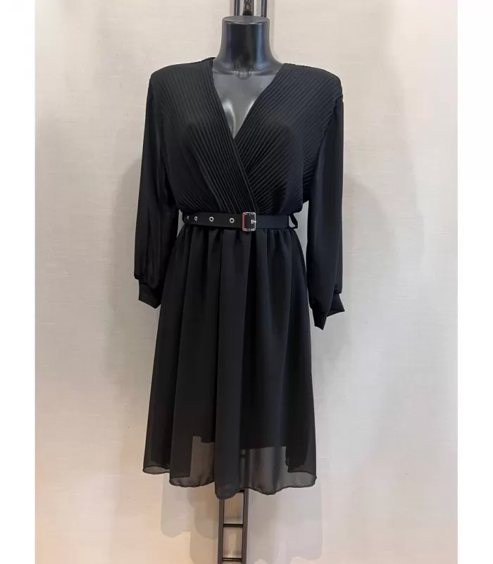 Mily musta hihallinen v-sifonkimekko vyöllä (plus size)