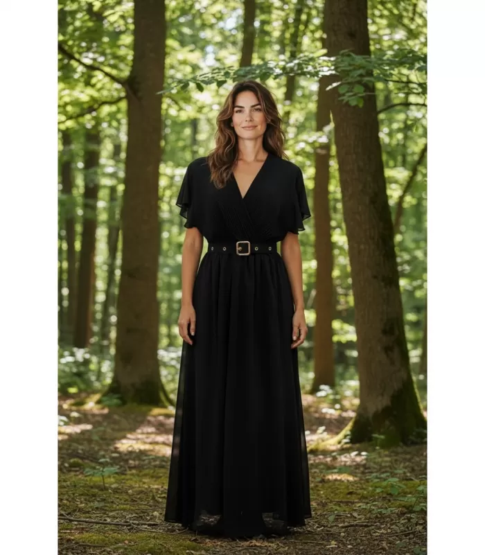 Mily musta lyhythihainen pitkä v-mekko vyöllä (plus size)