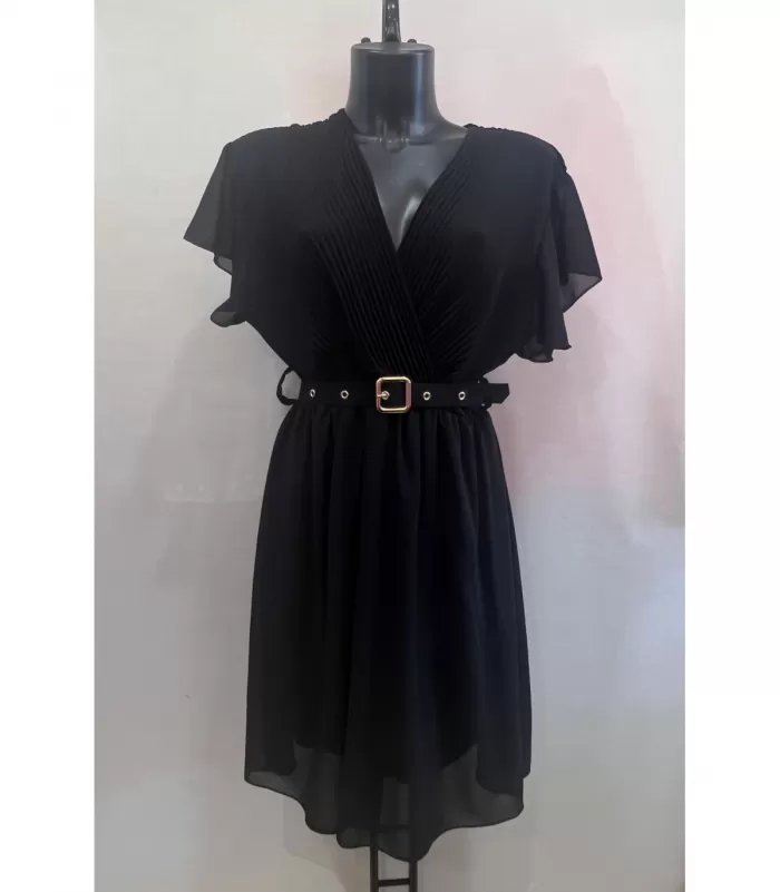 Mily musta lyhythihainen v-mekko vyöllä (plus size)