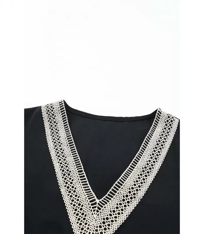 Musta lyhythihainen koristekirjailtu v-paita [TAMMIALE -20%]