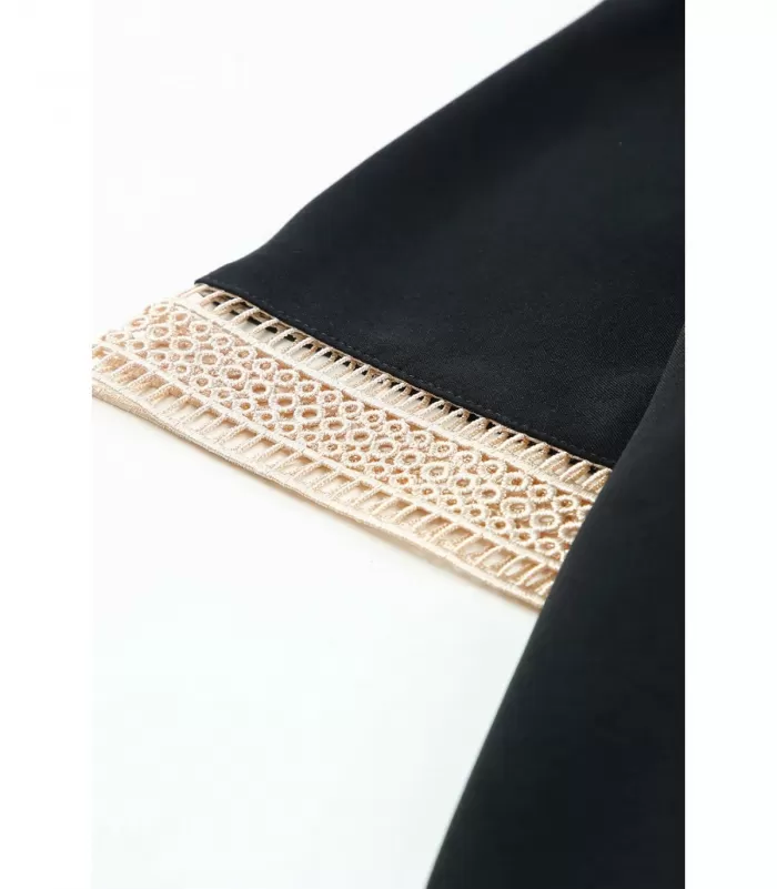 Musta lyhythihainen koristekirjailtu v-paita [TAMMIALE -20%]