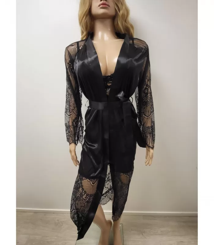 Musta pitkä aamutakki pitsillä