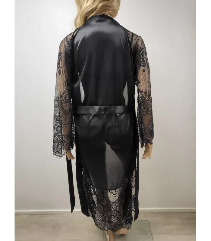 Musta pitkä aamutakki pitsillä