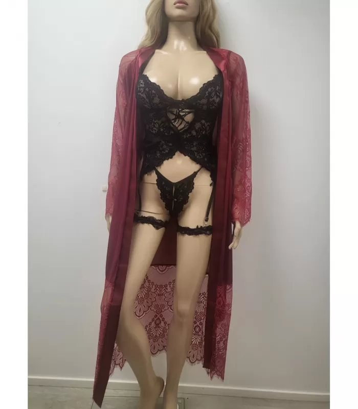 Musta pitsinen sukkanauhaliivisetti nyöreillä