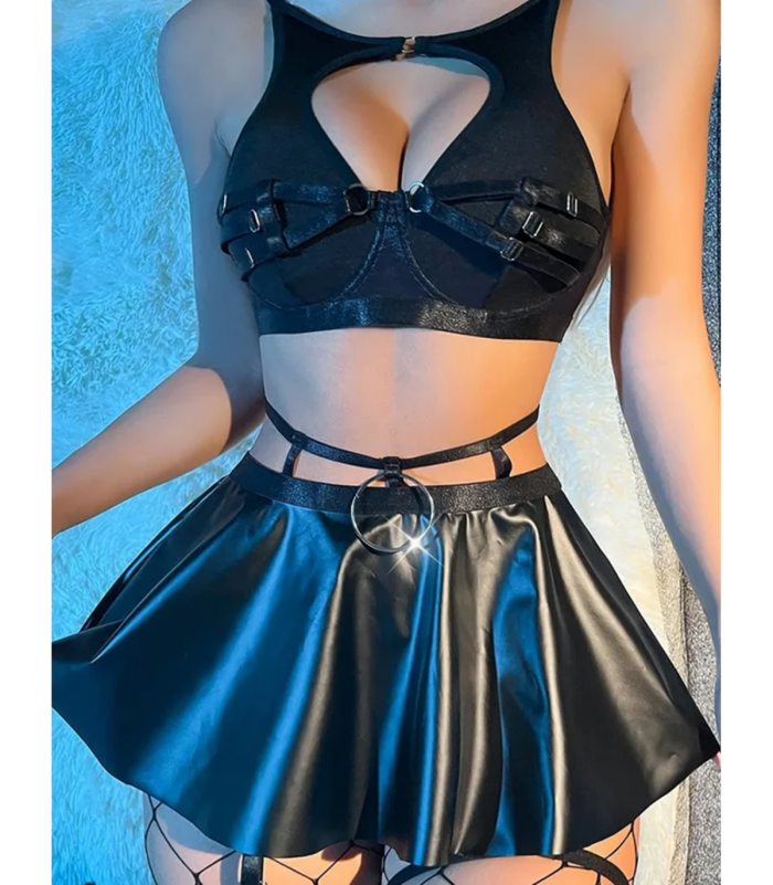 Musta tekonahkahame alusasusetti jalkaremmeillä