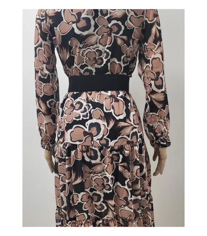 Musta vyötärövyö renkailla