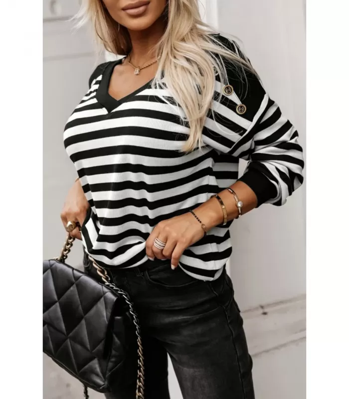 Pitkähihainen mustavalkoinen raitapaita koristeilla