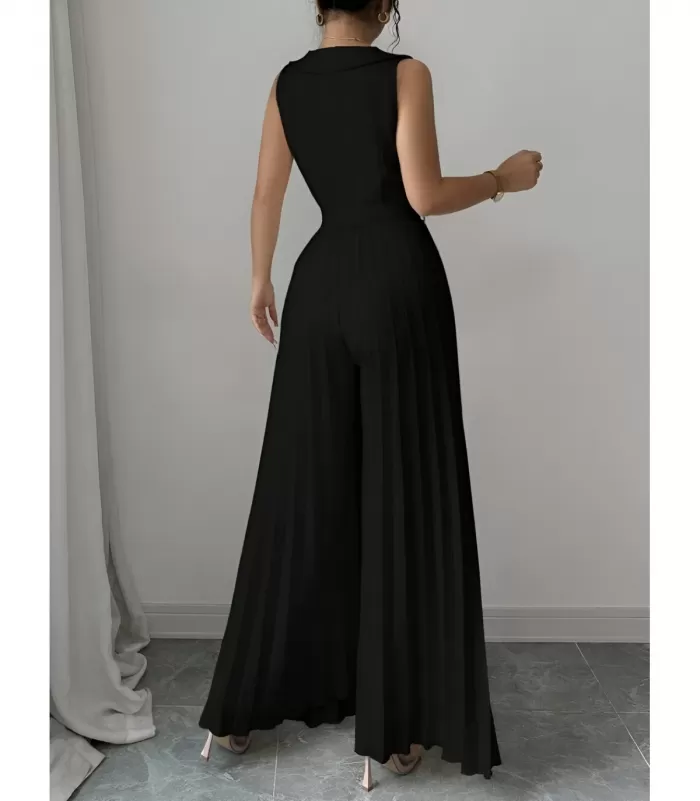 Rosy Days musta jumpsuit vekkilahkeilla ja napeilla
