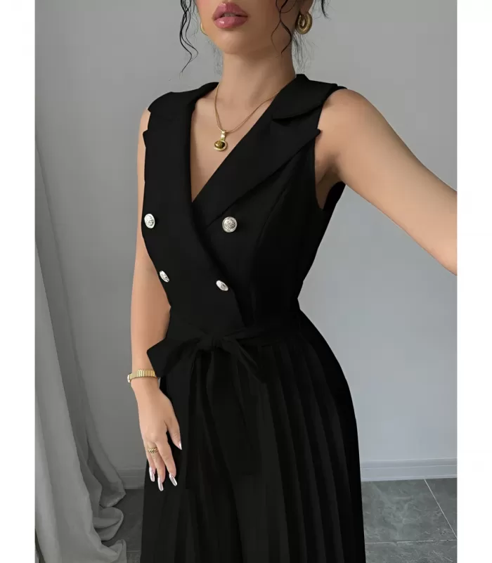 Rosy Days musta jumpsuit vekkilahkeilla ja napeilla