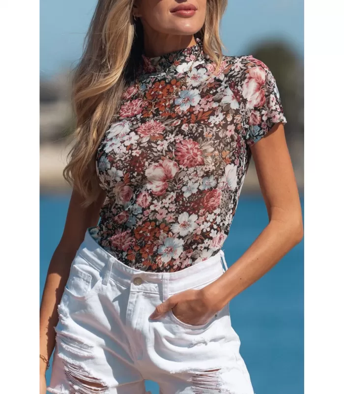 Ruskea lyhythihainen kukkakuvioinen mesh-paita