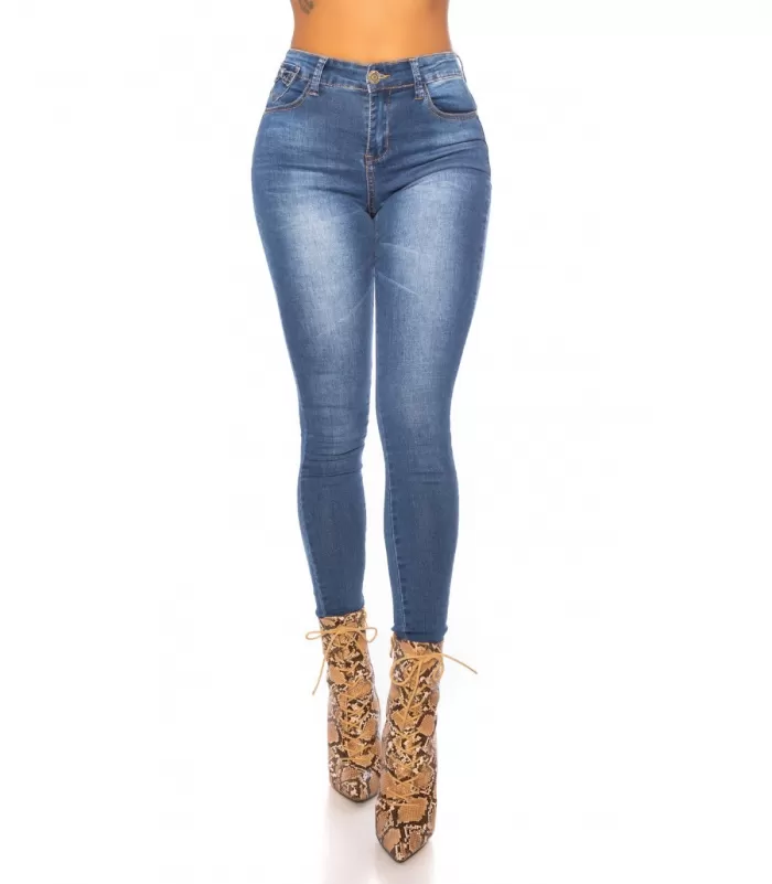 Siniset farkut rusettitaskuilla