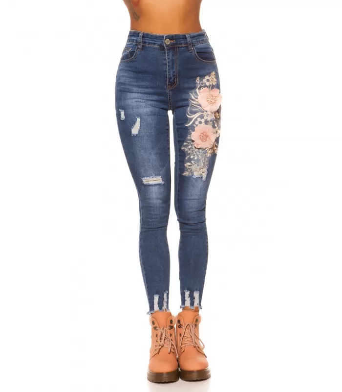 Siniset kukkakoristeiset korkeavyötäröiset farkut