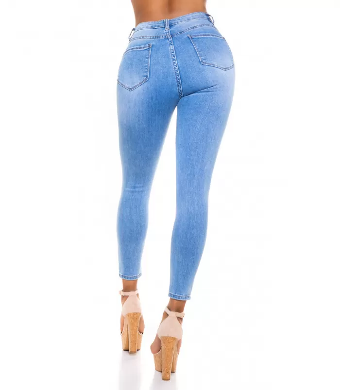 Siniset revityt farkut napeilla