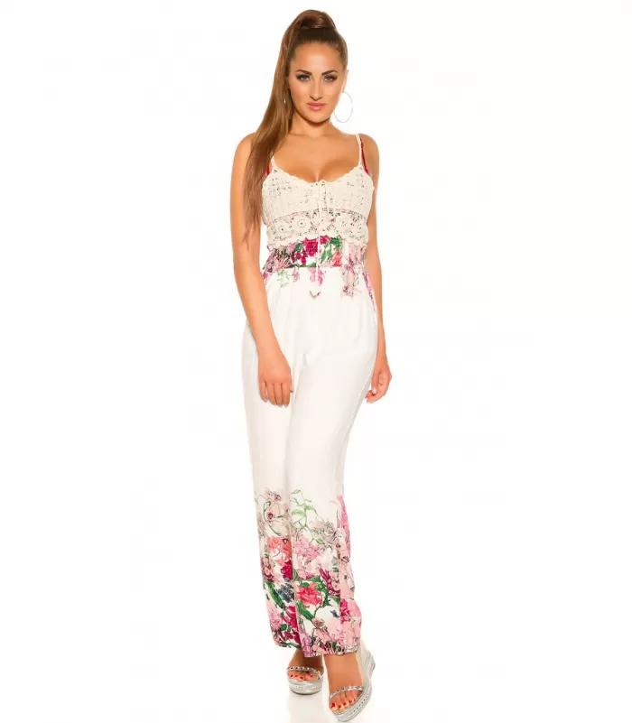 Valkoinen kukkakuvioinen jumpsuit virkkauksella [LÖYTÖ]