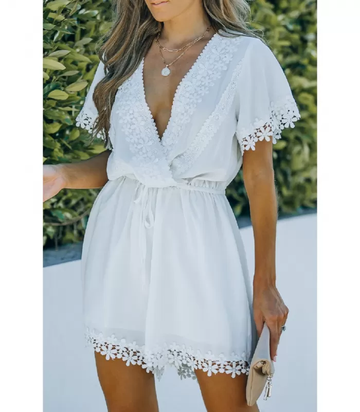 Valkoinen kukkapitsikirjailtu v-playsuit [TAMMIALE -20%]