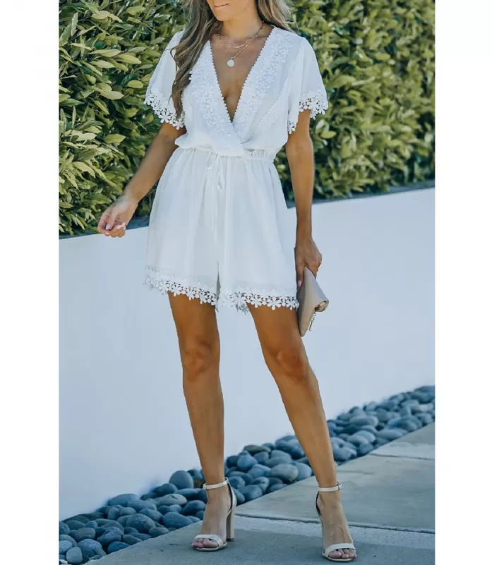 Valkoinen kukkapitsikirjailtu v-playsuit [TAMMIALE -20%]