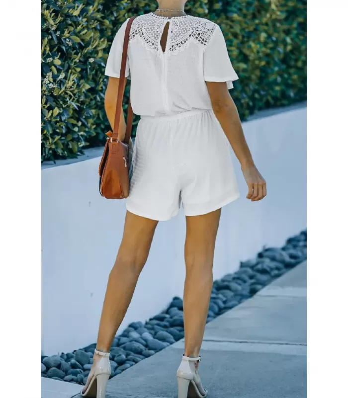 Valkoinen lyhythihainen koristekirjailtu playsuit [TAMMIALE -20%]