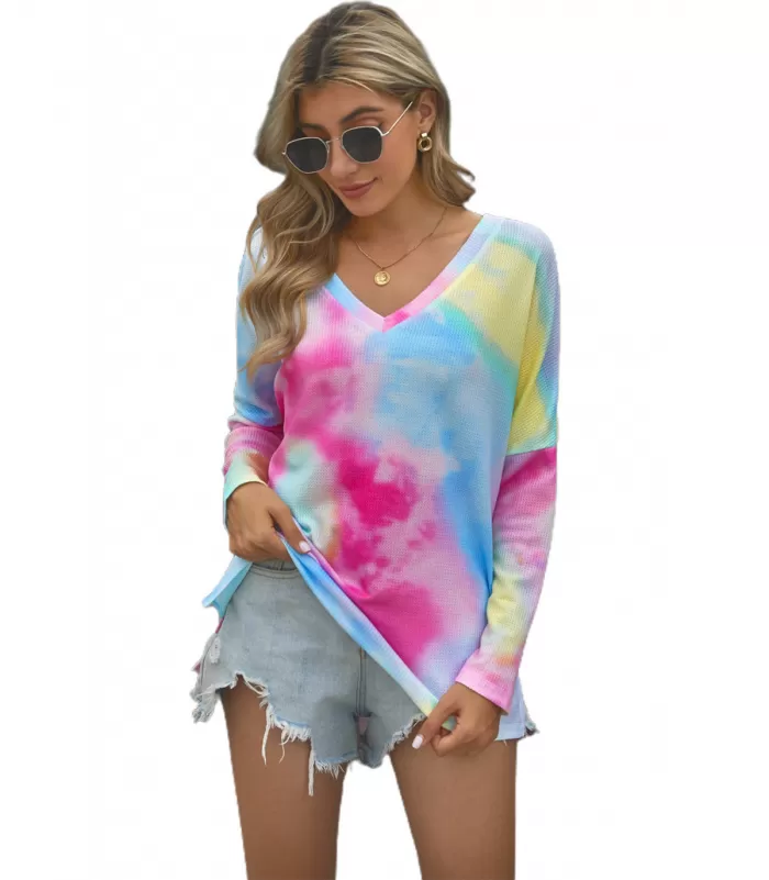 Värikäs solmuvärjätty v-neule