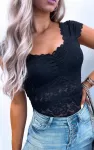 Musta_lyhythihainen_pitsinen_bodyLC6421269_2.jpg