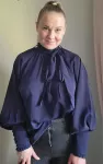 Tummansininen_pussihihainen_pusero_rusettinauhoillaLC25118865_P605.jpg