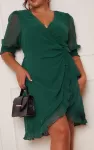 Vihre_lyhythihainen_v_wrap_mekko_plus_sizePL61406_9.jpg